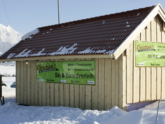 Von Bolsterlang und Sonderdorf ist die Skischule zu Fuß in max. 10 Minuten zu erreichen