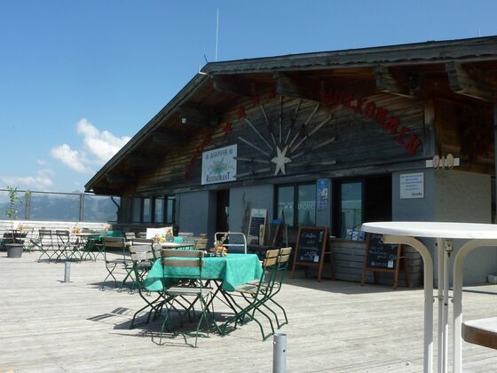 Direkt an der Mittelstation der Hörnerbahn gelegen