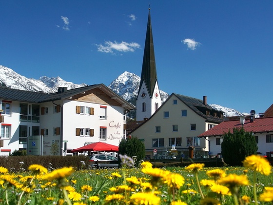 ortskern-fischen-rubihorn_fruehling_tourismushoernerdoerfer_wmonschau