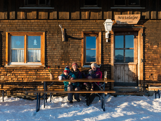 Gemütliche Einkehrmöglichkeit auf der Mittelalpe
