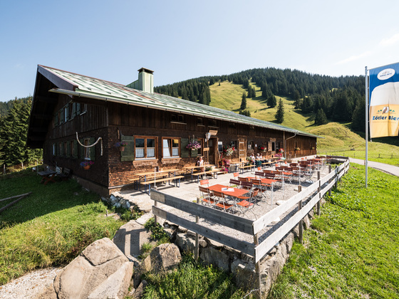 mittelalpemitsonnenterasse_obermaiselstein_tourismushoernerdoerfer_fkjer