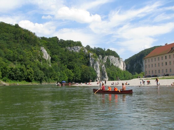 Bootswanderung auf der Donau von Weltenburg nach Kelheim