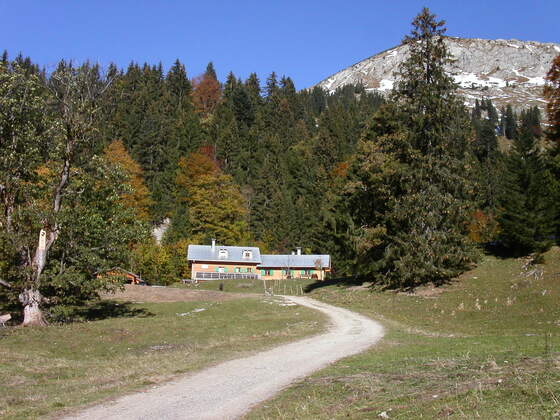 Die Schwarzenberghütte.