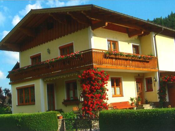 Haus Buchegger Sommeransicht