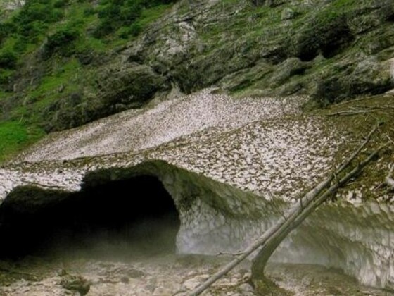 Eiskapelle im Griesbachgraben am Fuße des Wieserhörndl