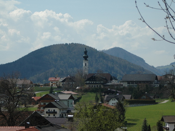Kirche und Dorfzentrum von Faistenau