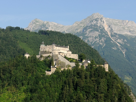 Die Burg Hohenwerfen aus der Luft