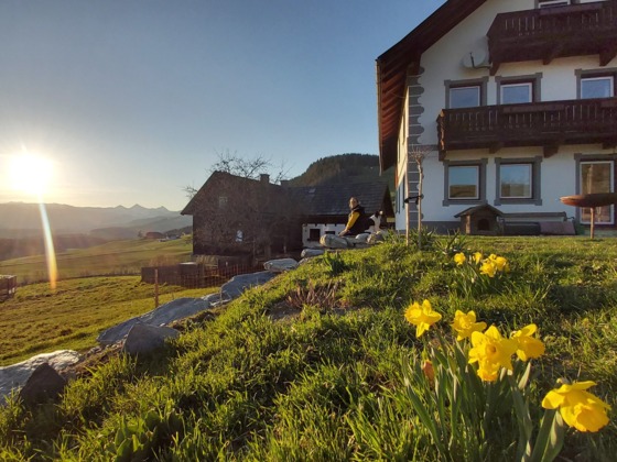 Unser Schweizer Hof mit der traumhaften Bergkulisse