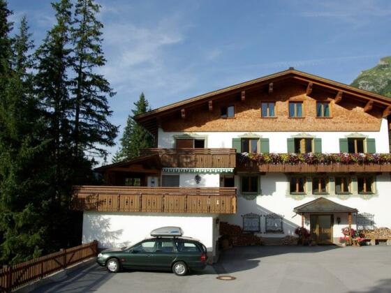 Hotel Pension Alpenrose Lech am Arlberg