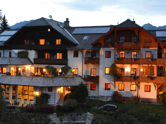 Hotel-Gasthof Häuserl im Wald