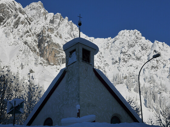 Langen am Arlberg, Expositurkirche Heilige Theresia vom Kinde Jesu