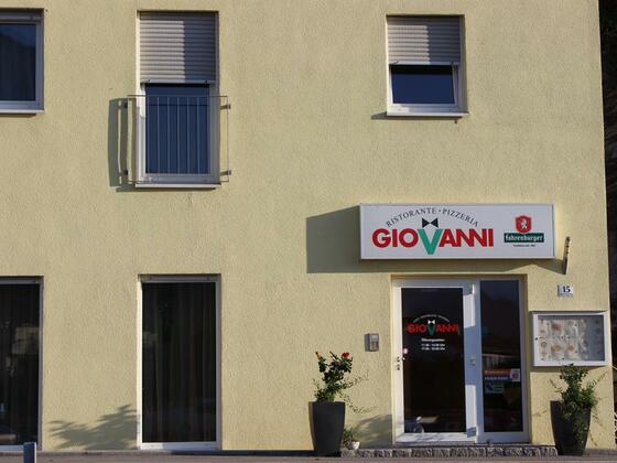 Giovannis Pizzeria