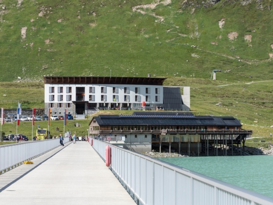 Restaurant Silvrettasee und Silvretta-Haus auf der Bielerhöhe (c) Lucas Tiefenthaler / Vorarlberg Tourismus