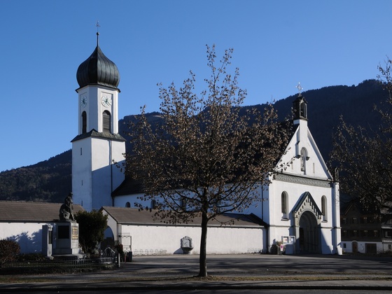 Andelsbuch, Katholische Pfarrkirche Heilige Petrus und Heiliger Paulus 3