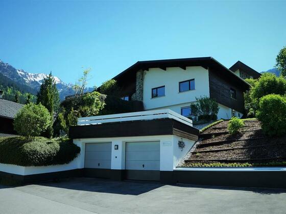 Außenansicht Frühjahr 2017