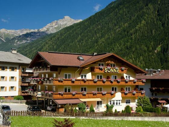 Hotel Garni Sonne Aussenansicht