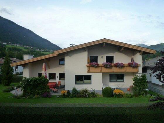 Ferienwohnungen Sommavilla_Haus_Sommer