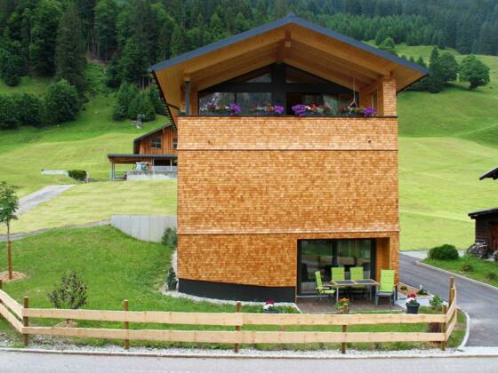 Das Haus mit der Ferienwohnung unten