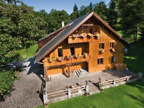 Haus Alpila - Sommeransicht