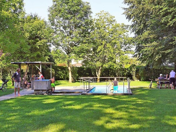 Kneippen im Kurpark