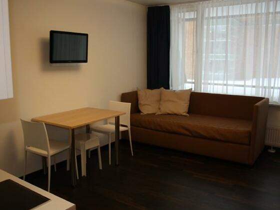 Wohnzimmer mit Couch