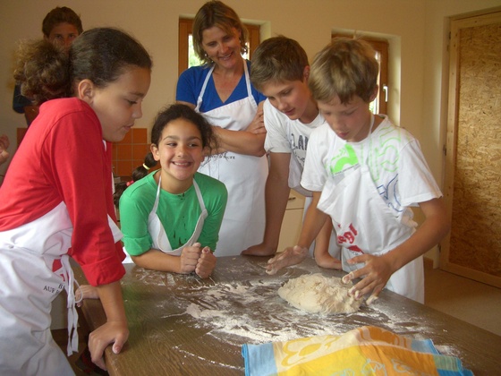 Brotbacken in Embach