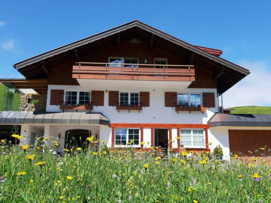 Haus im Sommer