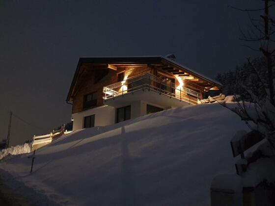 Ankunft am Winterabend