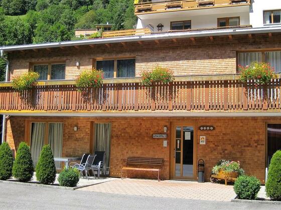 Alpina Central im Sommer