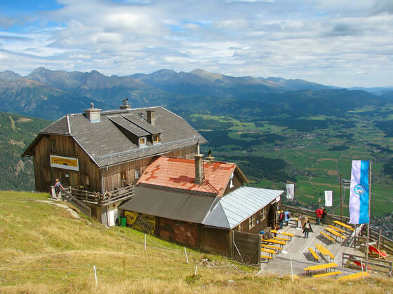 Herrlicher Panoramablick von der Speiereckhütte in den Lungau und nach Mauterndorf