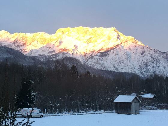 30b0d839-8c39-4c4c-a431-c84d2117714d