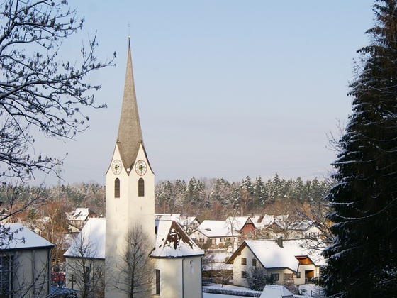 Pfarrkirche Unsere Liebe Frau Mariä Heimsuchung mit Friedhof