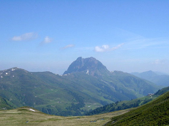 Ausblick zum Gr. Rettenstein (2.362 m) im Wildkogelgebiet