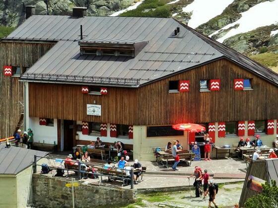 Sulzenauhütte Sommer