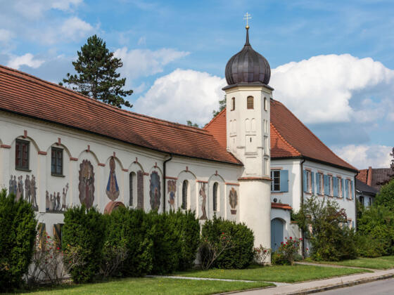 Schloss Esting mit Schlosskapelle