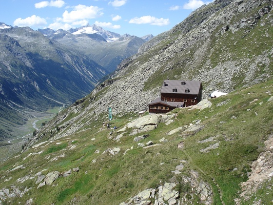 Blick talauswärts mit Warnsdorfer Hütte