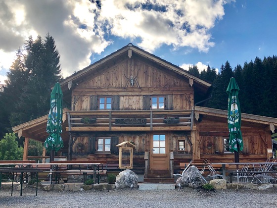 Gundhütte mit neuer Fassade