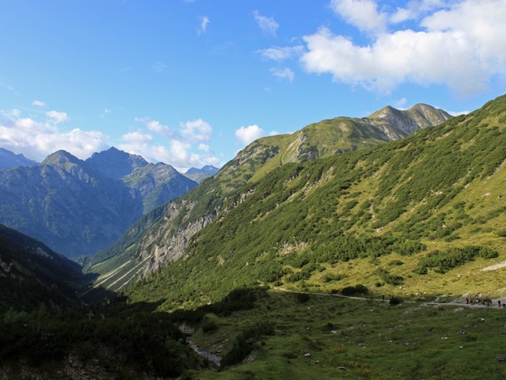 Abstieg durch das Höhenbachtal nach Holzgau