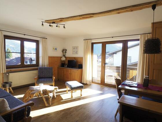 Wohn,- Esszimmer Kofelfleck