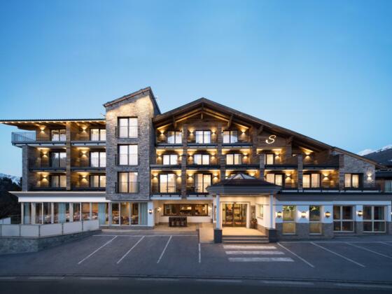 Hotel Stubai Abendansicht