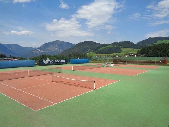 Tennisplaetze mit Fun Court
