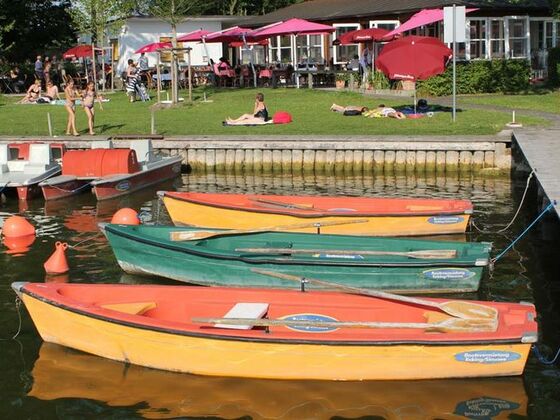Bootsverleih Seewirt am Simssee.