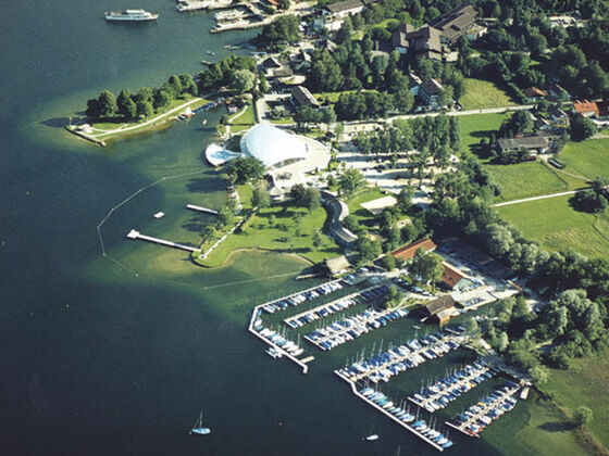 Sportboothafen Stippelwerft Prien am Chiemsee.