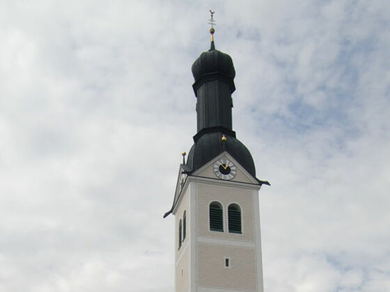 Turm der Pfarrkirche St. Nikolaus