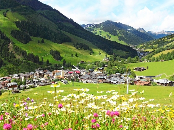 Blick auf Saalbach