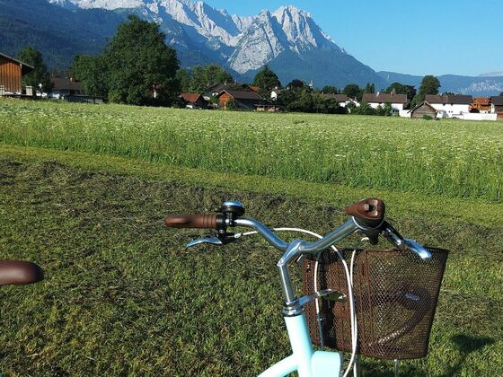 Blick auf das Alpspitz-, Zugspitzgebirge