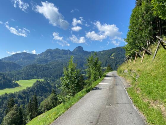 Über den Sonnberg geht's ins Heutal
