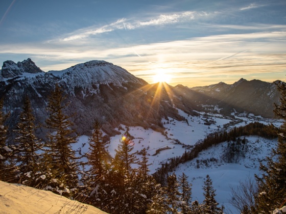 Sonnenuntergang über dem Pfrontener Tal vom Falkenstein aus gesehen