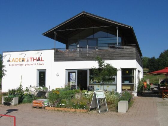 Laden im Thal mit Hofcafè