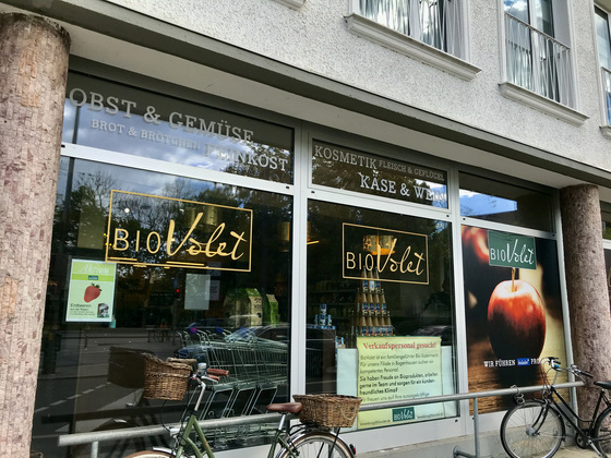 Außenansicht BioVolet von Montgelasstraße